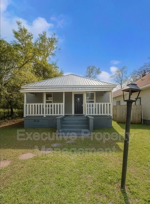 Photo - 719 Washington Ave SW