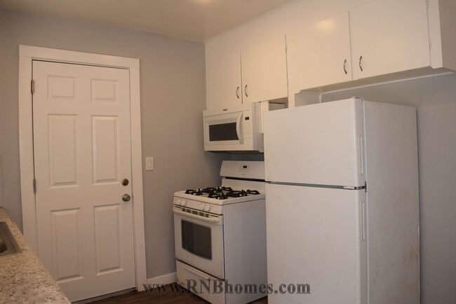 Photo - 440 Lampasas Ave