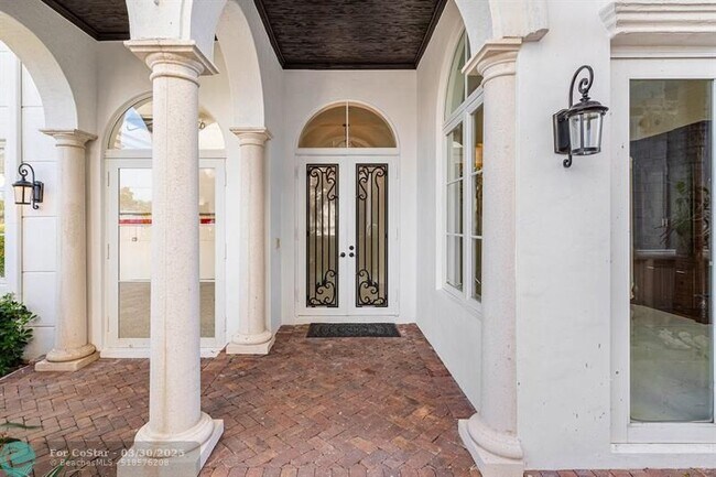 Photo - 549 NE 19th Ave