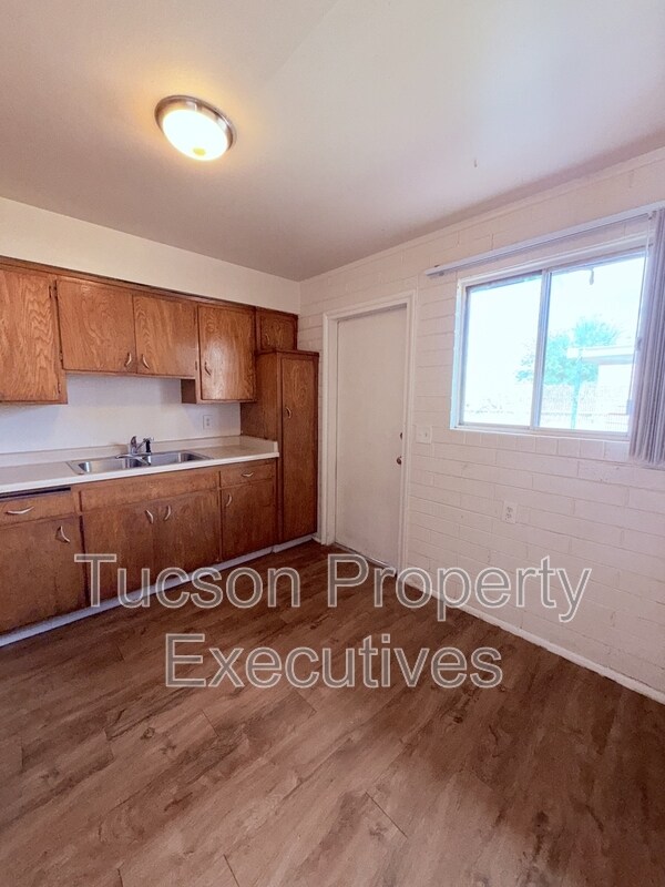 8914 S Nogales Hwy
