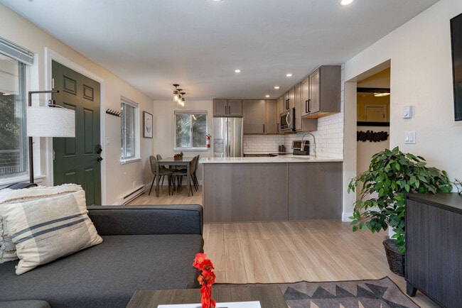 Photo - 940 Waters Ave Unidad ID1339920P