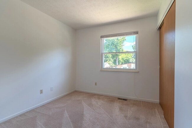 Building Photo - 1047 Alpine Ct Rental