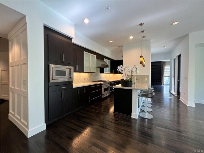 Photo - 402 Rockefeller Unidad 212