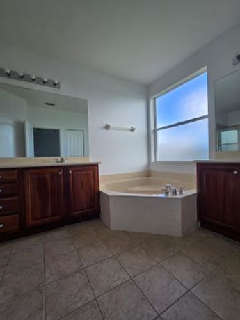 Photo - 7070 Venice Way