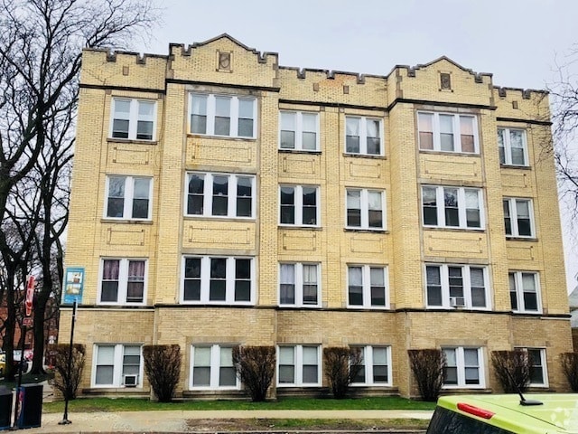Building Photo - 3408 W Berteau Ave Unit 1 Rental