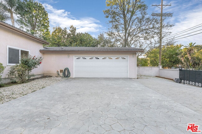 Photo - 19016 Wells Dr