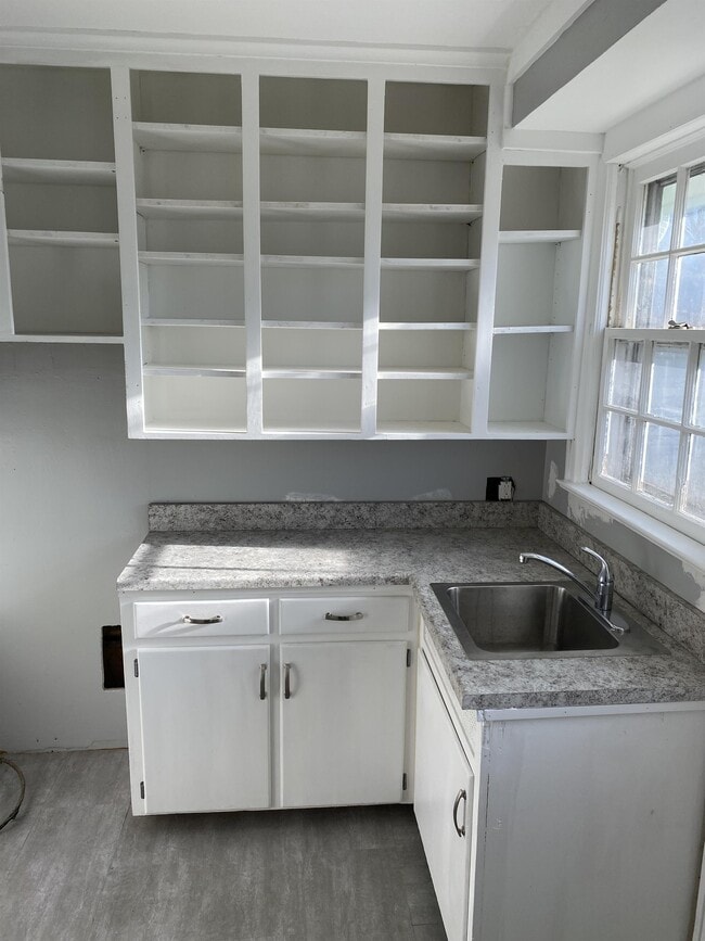 Photo - 819 13th St NW