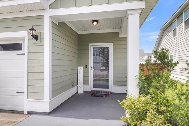 Photo - Fully Furnished 3 Bedroom, 2.5 Bathroom Ho...