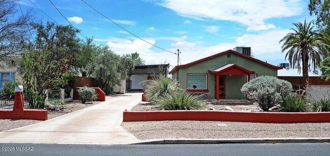 Building Photo - 3326 E Elida St