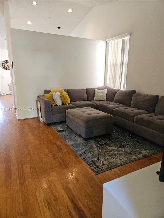 Photo - 900 Savannah Falls Dr