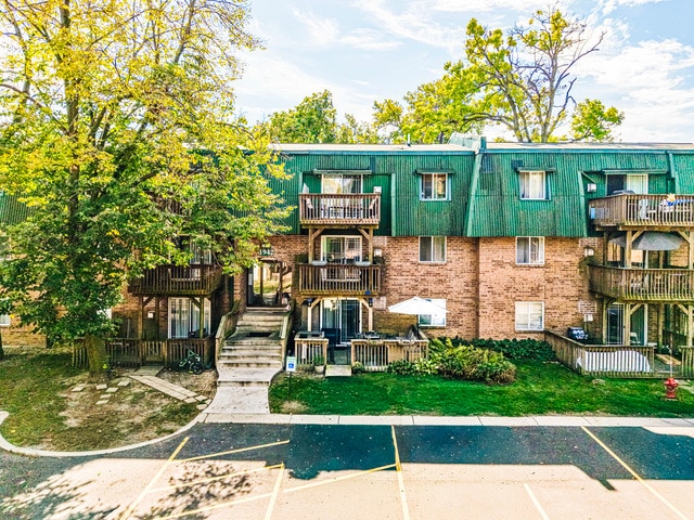 Building Photo - 1942 Tall Oaks Dr Unit 1A