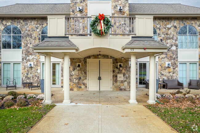 Entrada principal - River Village Condominium