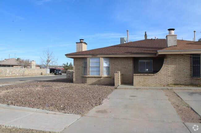 Building Photo - 5947 Deer Ave Rental