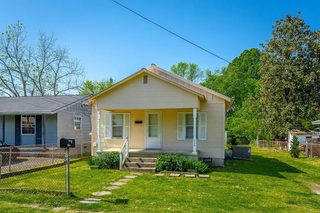 Photo - 206 Spruce St