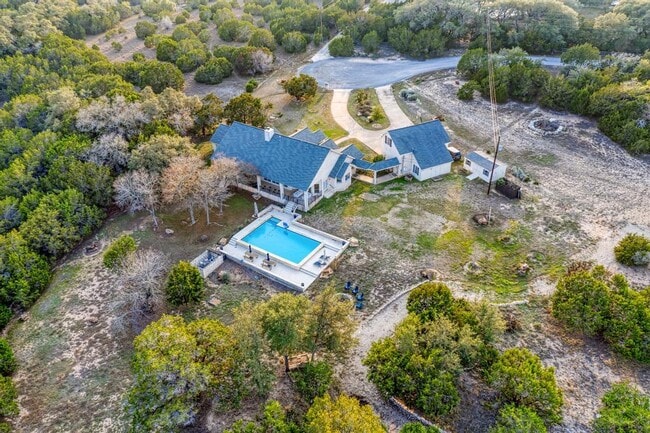 401 Roy Creek Ln