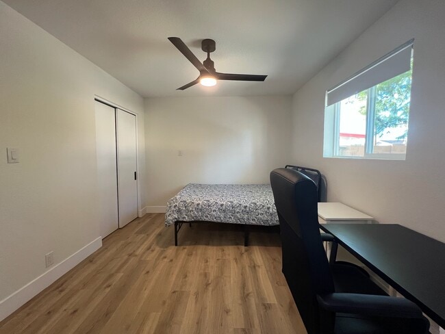 Master Bedroom - 1368 W 14th St Unit Room 3 Full Private Bath