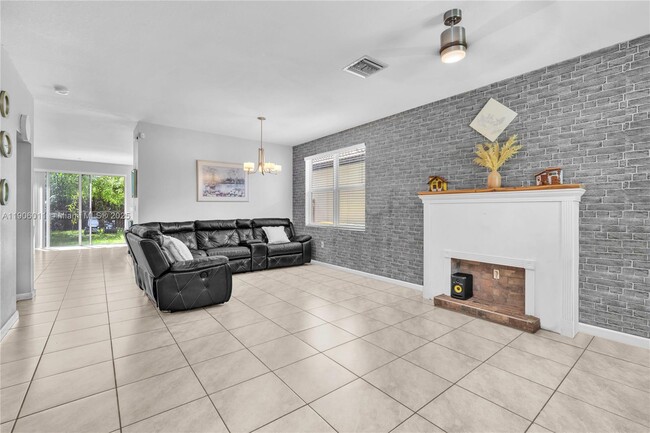 Photo - 2190 SE 2nd St