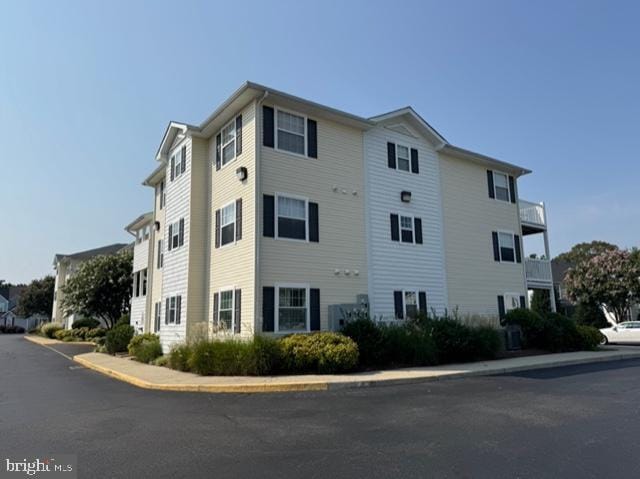 Photo - 17275 King Philip Way Apartamento Unidad 1203