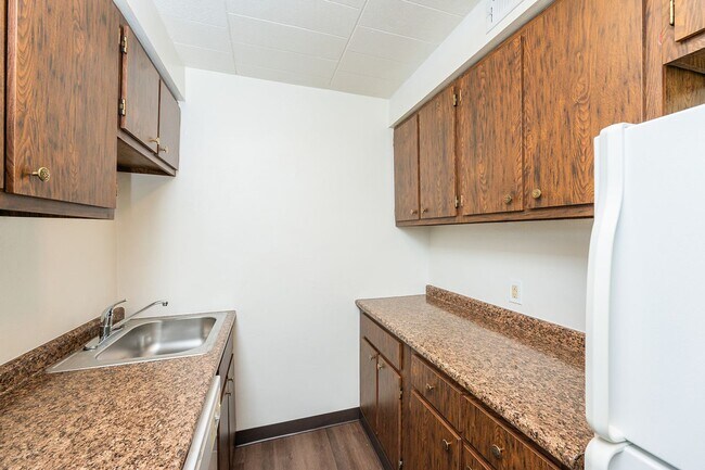 Photo - Landmark Apartments