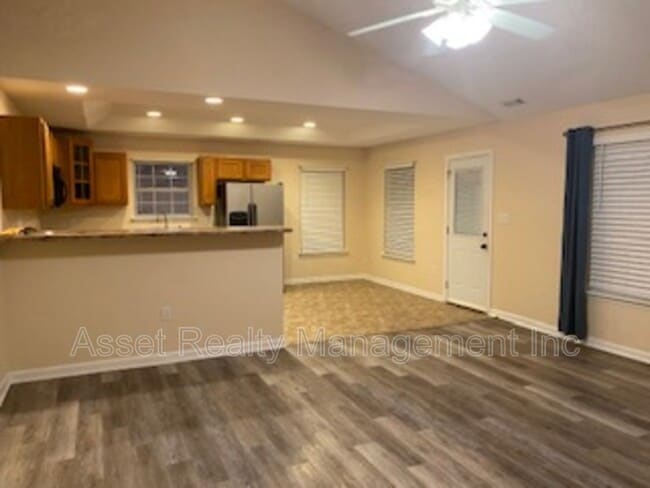 Photo - 801 Colonial Estates Way
