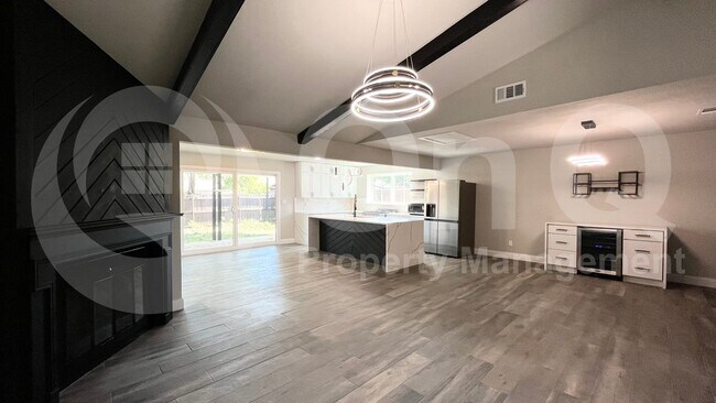 Photo - 1520 Armstrong Dr