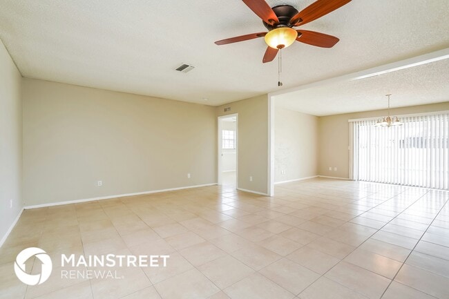 Building Photo - 605 SE 35th St Rental