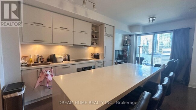 Photo - 65 St Mary St Unit 1611