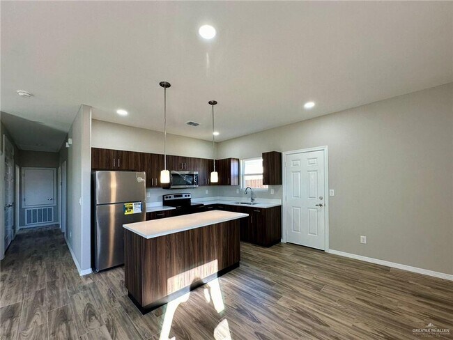 Photo - 17 E Walnut Ave Unit 3