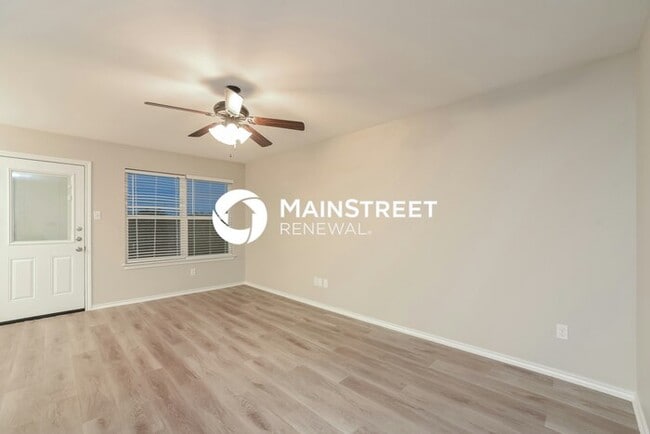 Photo - 3 Bedroom Pet-Friendly Home in FORT WORTH, TX with Main Street Renewal