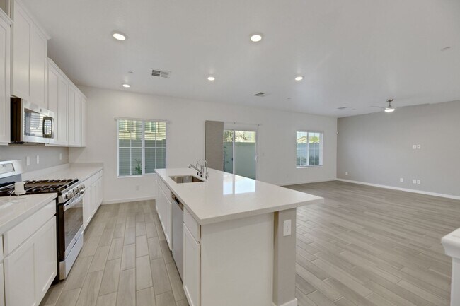 Photo - Beautiful Cadence Townhome!