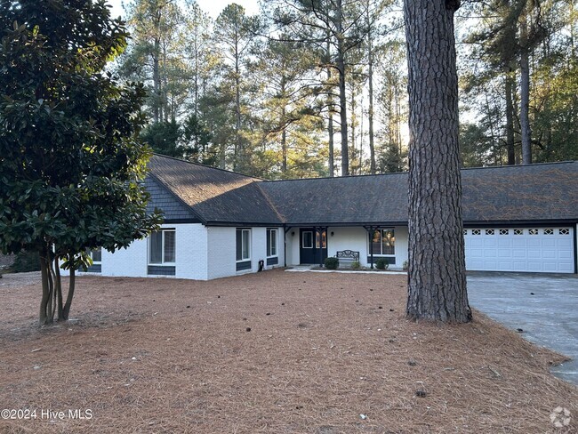 Building Photo - 140 Westchester Cir Rental