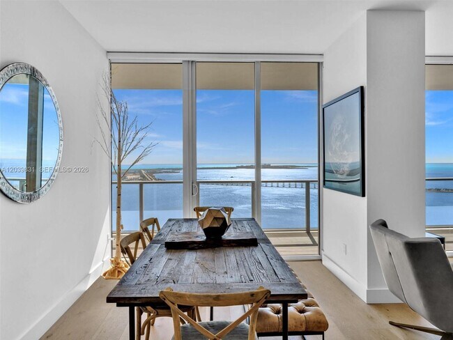 Photo - 1300 Brickell Bay Dr Unidad 4202