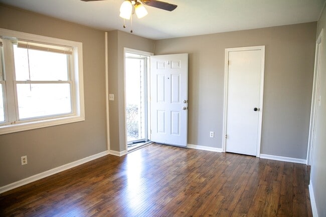 Photo - 24 Barclay Dr