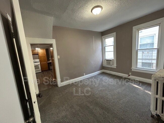 Photo - 206 N State St