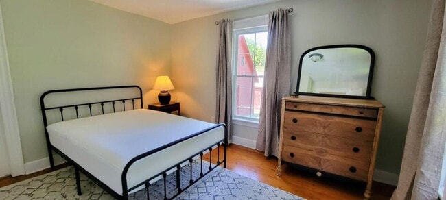 Photo - 178 Meriden Rd