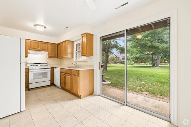 1BR, 1BA - 1,035SF - Kitchen