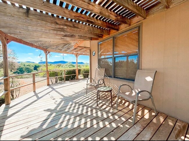 Photo - 209 Crest Dr
