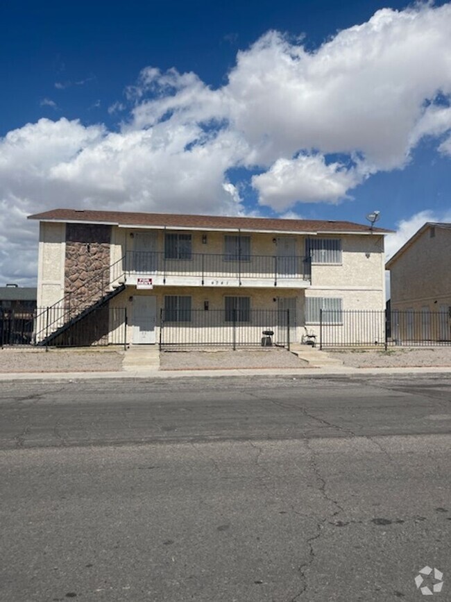 Building Photo - 4741 Corsaire Ave Unit 3/C Rental
