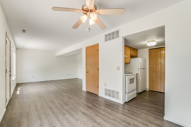 Oakbrook Manor Apartments (Oakbrook Manor ...