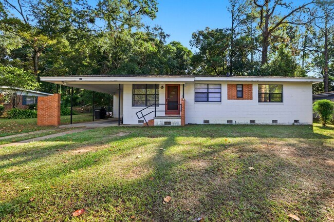 Building Photo - 221 N Lipona Rd