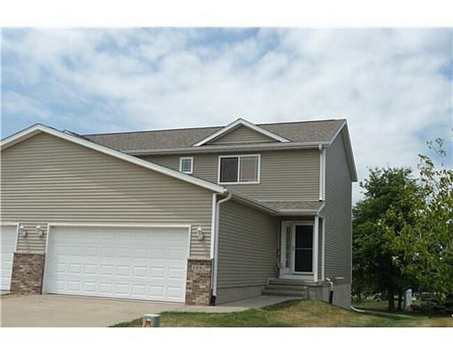 End Unit Condo - 1992 50th Street Rental