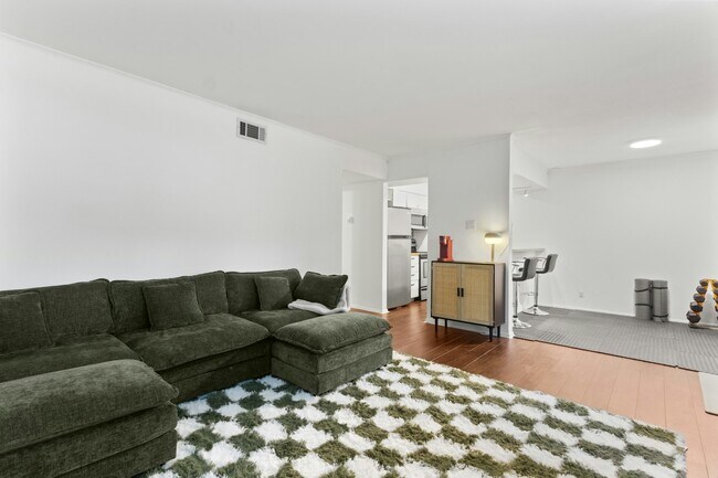 Photo - 8702 Village Dr Unidad 103