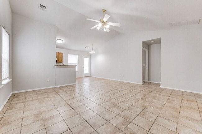 Photo - Cute 3BD/2BTH Duplex in Central East Norman!