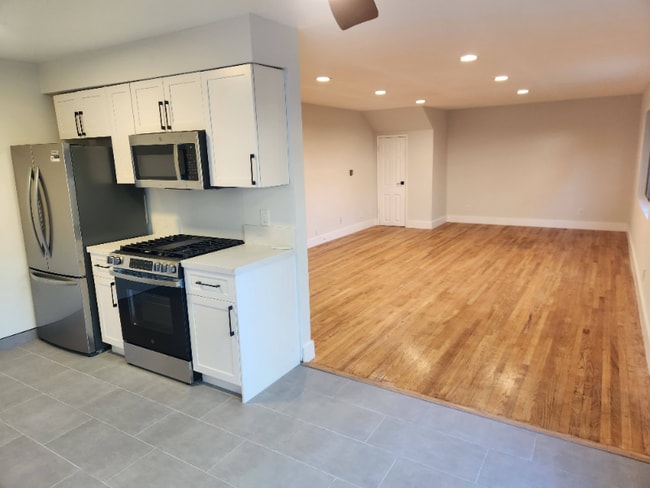 Building Photo - 1442 Stanford St