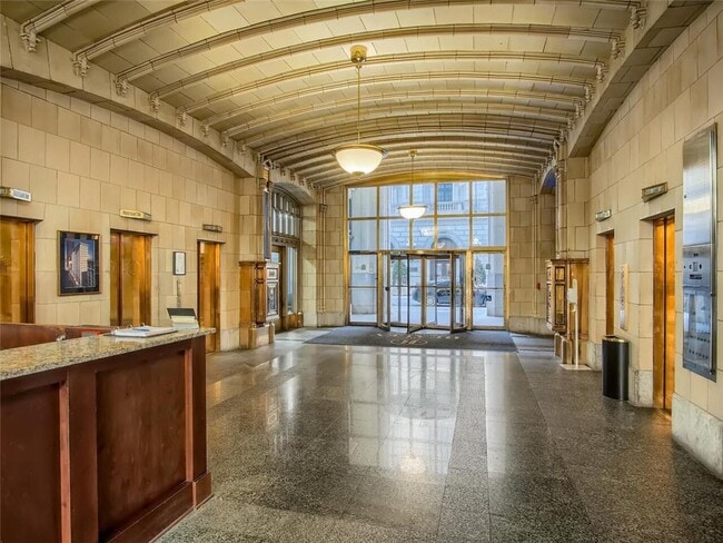 Building Photo - 57 Forsyth St NW Unit 9C