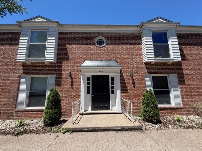 Building Photo - 2014 W Woodriver Dr Unit 3