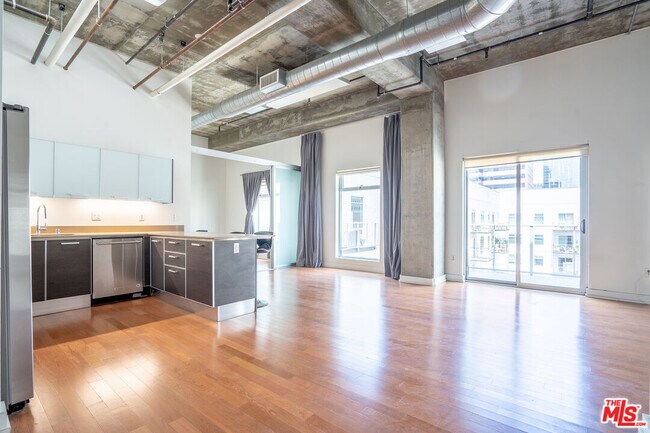 Photo - 645 W 9th St Condo Unit 718