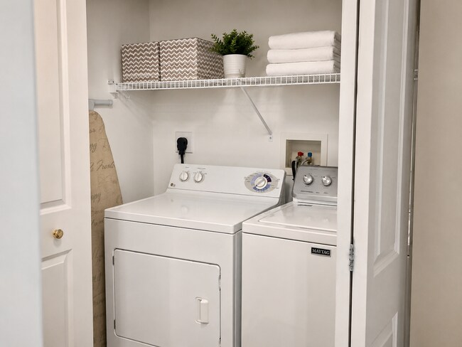 Laundry in unit - 1000 Providence Plz Unit 259