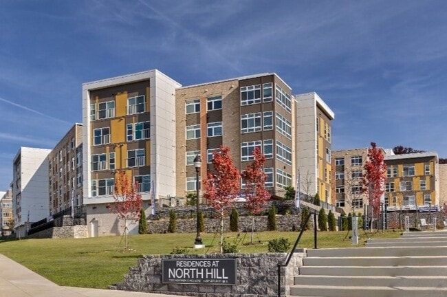 The Residences at North Hill - The Residences at North Hill Apartamentos