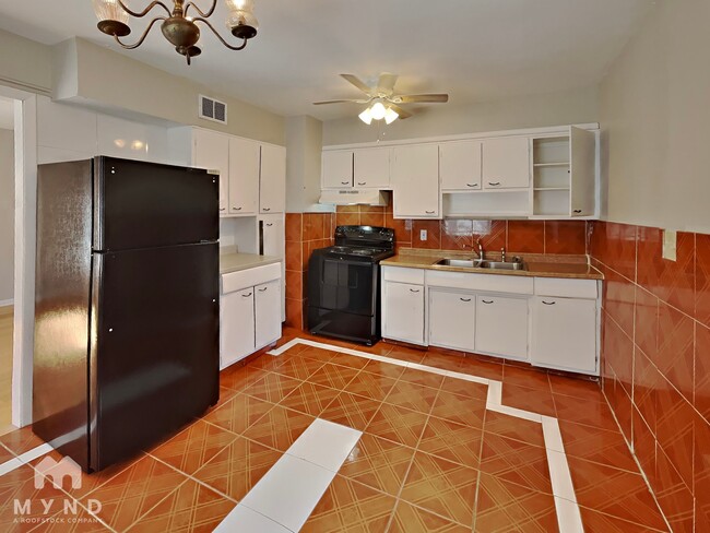 Photo - 730 Hill St
